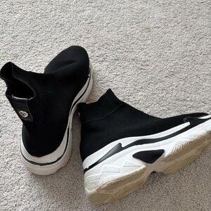 Elegant Black and White Sock Sneakers